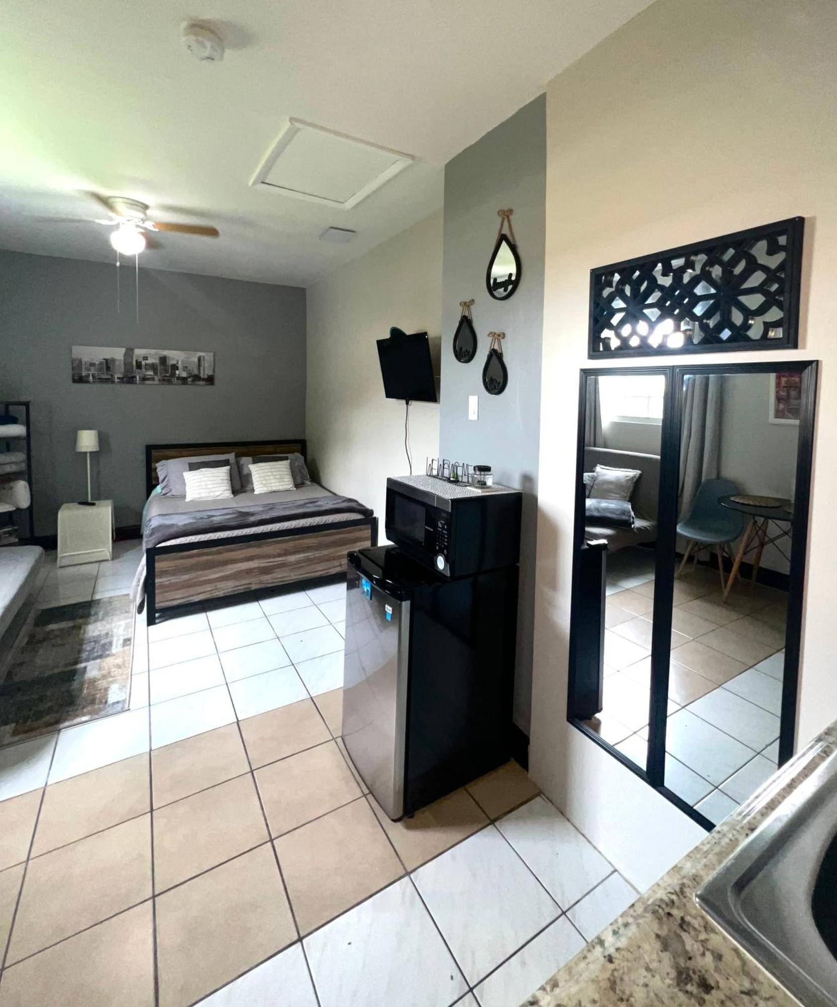 Lovely & Modern Room In Miami Cutler Ridge エクステリア 写真